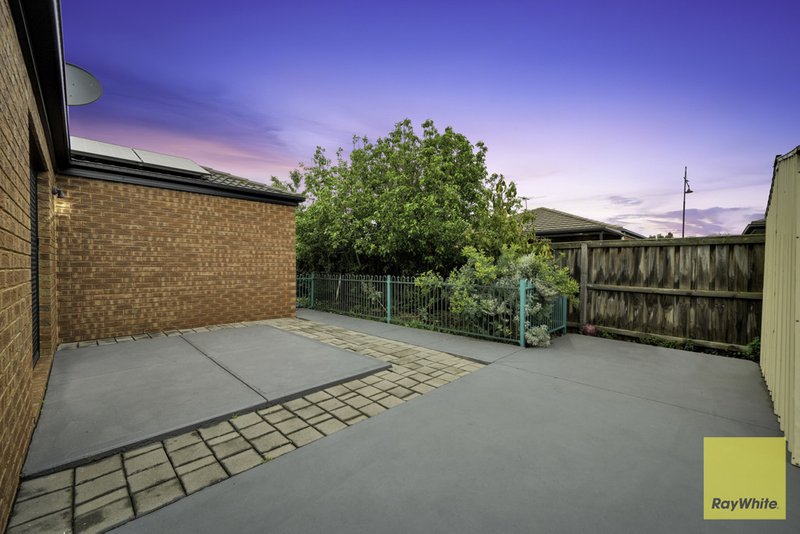 Photo - 17 Crissa Street, Tarneit VIC 3029 - Image 11