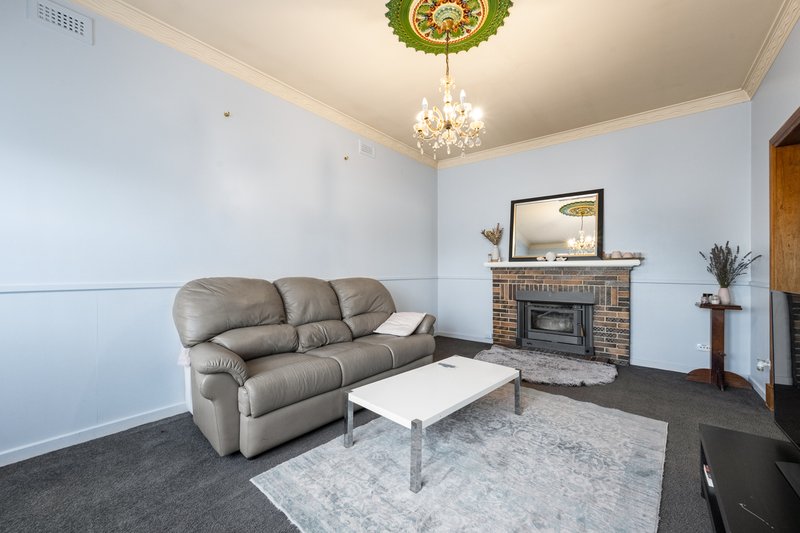 Photo - 17 Crouch Street North, Mount Gambier SA 5290 - Image 3