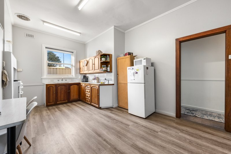 Photo - 17 Crouch Street North, Mount Gambier SA 5290 - Image 5