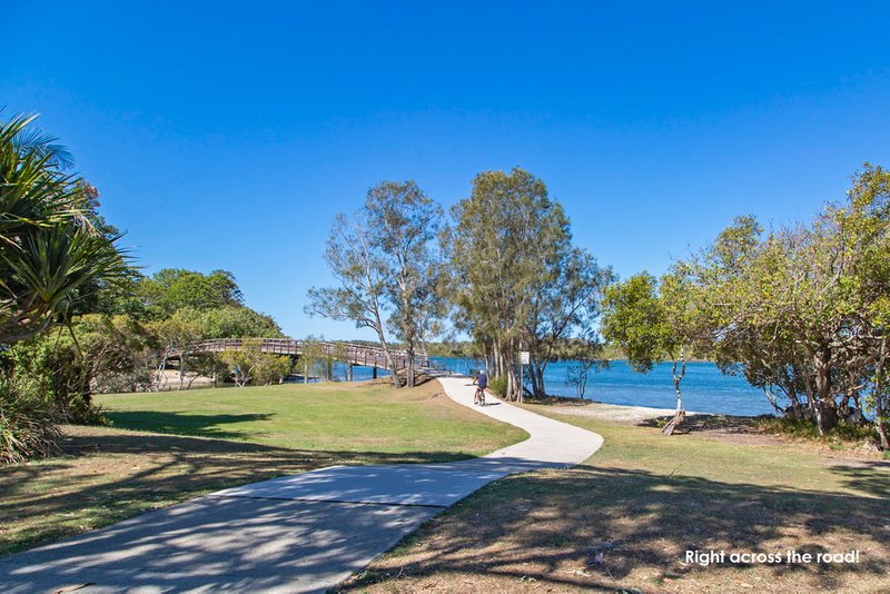 1/7 Crystal Waters Drive, Tweed Heads NSW 2485