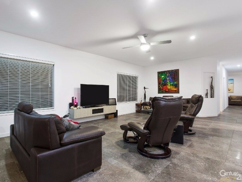 Photo - 17 Culbara Street, Mooloolaba QLD 4557 - Image 6