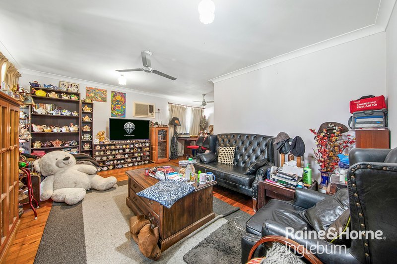 Photo - 17 Cumberland Road, Ingleburn NSW 2565 - Image 4