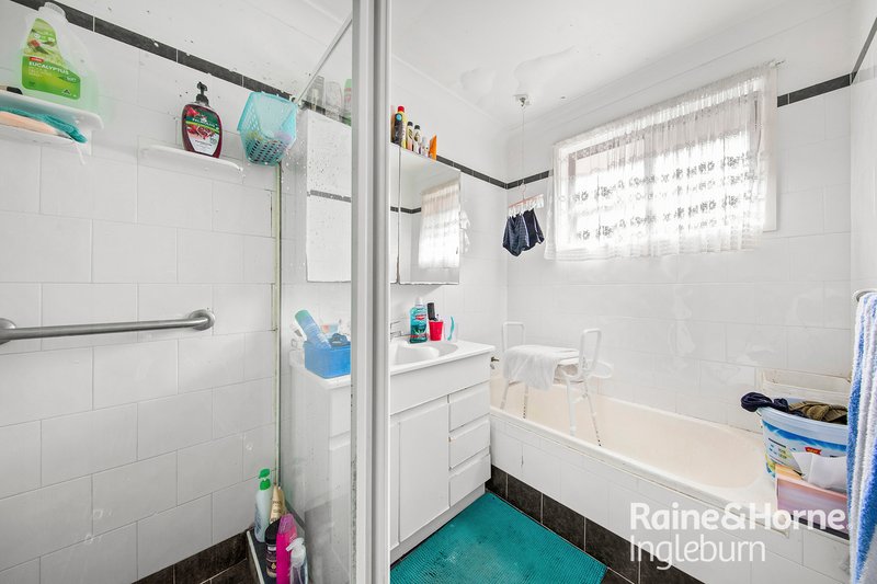 Photo - 17 Cumberland Road, Ingleburn NSW 2565 - Image 6