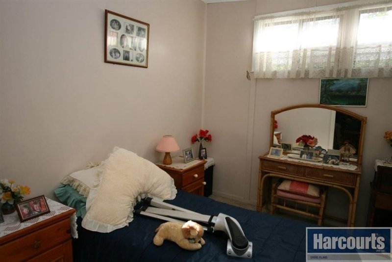 Photo - 17 Cumming Street, Bongaree QLD 4507 - Image 6