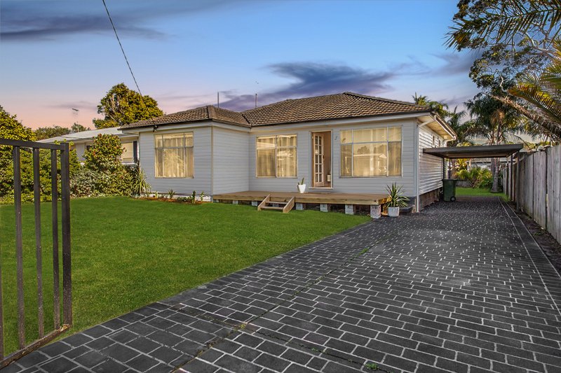 Photo - 17 Cunningham Road, Killarney Vale NSW 2261 - Image 1