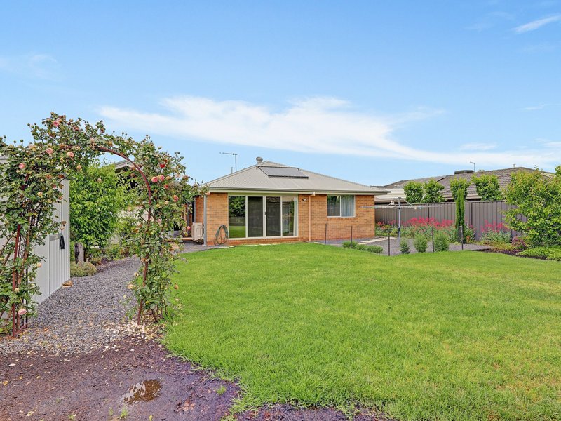 17 Currawong Drive, Wangaratta VIC 3677