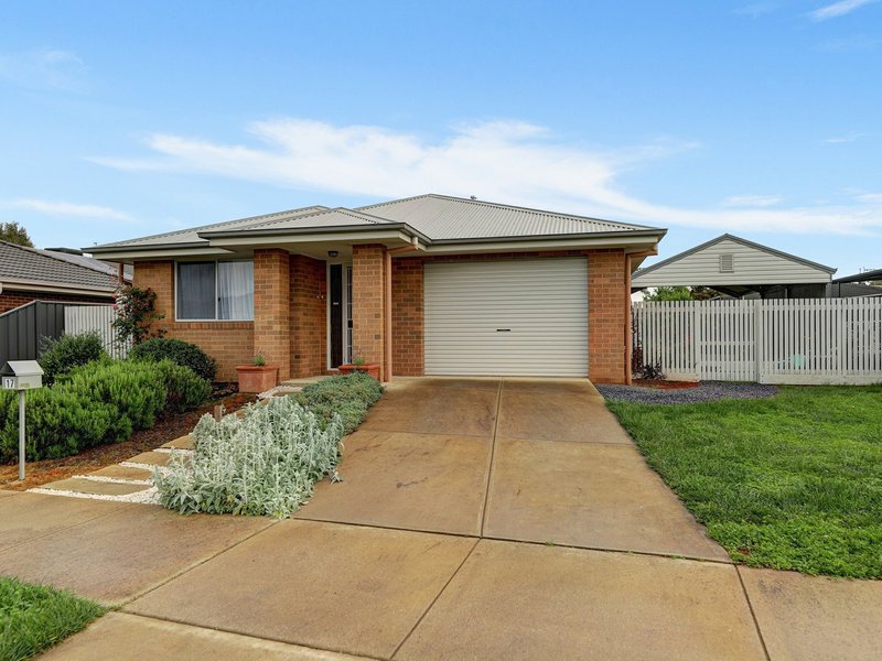 Photo - 17 Currawong Drive, Wangaratta VIC 3677 - Image 12