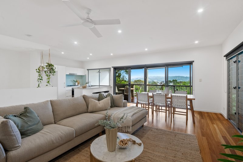 Photo - 17 Currumbin Chase, Currumbin QLD 4223 - Image 3