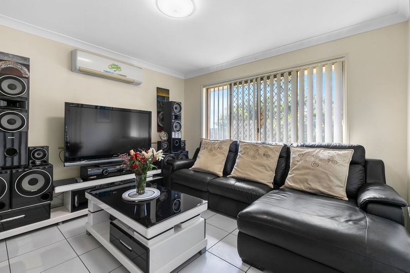 Photo - 17 Curve Avenue, Wynnum QLD 4178 - Image 4