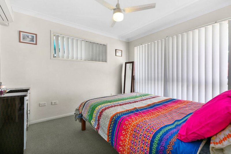 Photo - 17 Curve Avenue, Wynnum QLD 4178 - Image 5