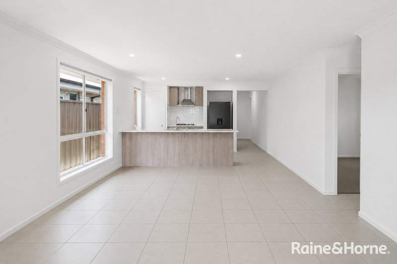 Photo - 17 Cyclops Street, Munno Para SA 5115 - Image 6