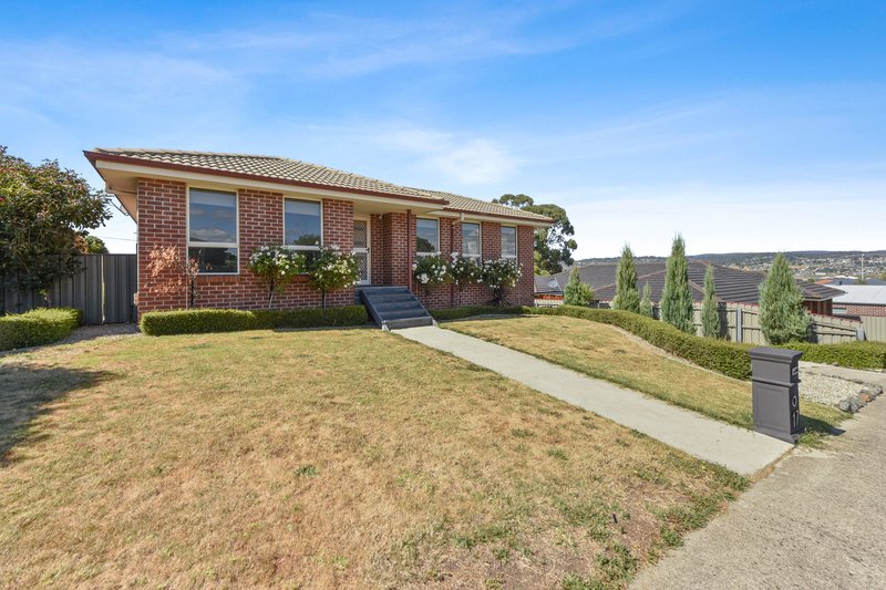 17 Dafnis Drive, Newnham TAS 7248