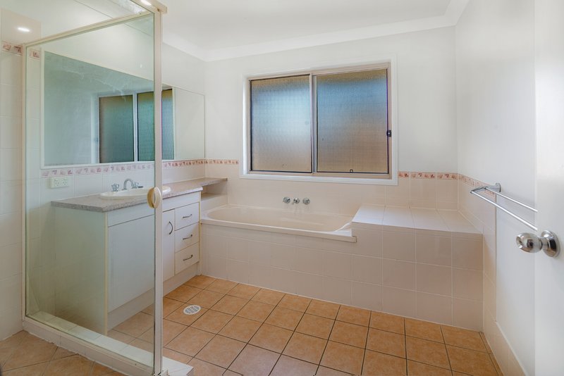 Photo - 17 Dahlia Crescent, Ormeau QLD 4208 - Image 9