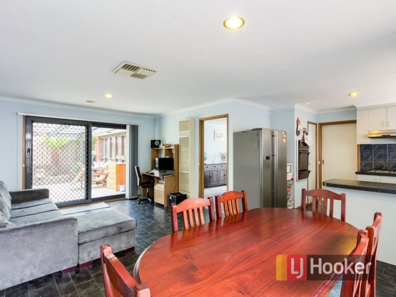 Photo - 17 Dairyfarm Terrace, Hampton Park VIC 3976 - Image 6