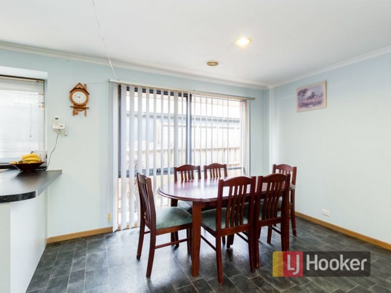 Photo - 17 Dairyfarm Terrace, Hampton Park VIC 3976 - Image 7