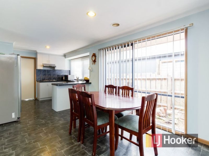 Photo - 17 Dairyfarm Terrace, Hampton Park VIC 3976 - Image 8