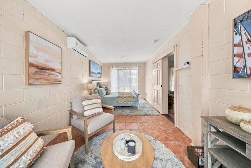 Photo - 17 Dalkeith Crescent, Mount Louisa QLD 4814 - Image 13