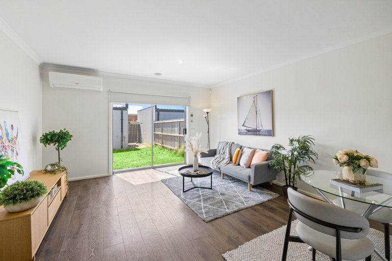 Photo - 17 Dalston Path, Wyndham Vale VIC 3024 - Image 8