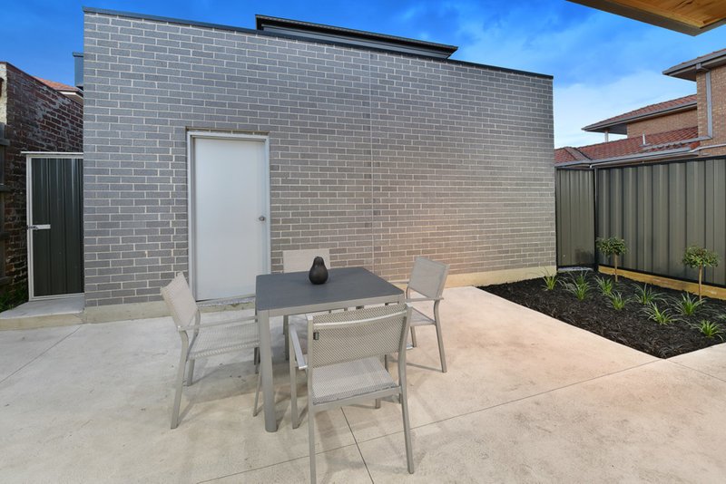 Photo - 1/7 Darlington Grove, Coburg VIC 3058 - Image 10