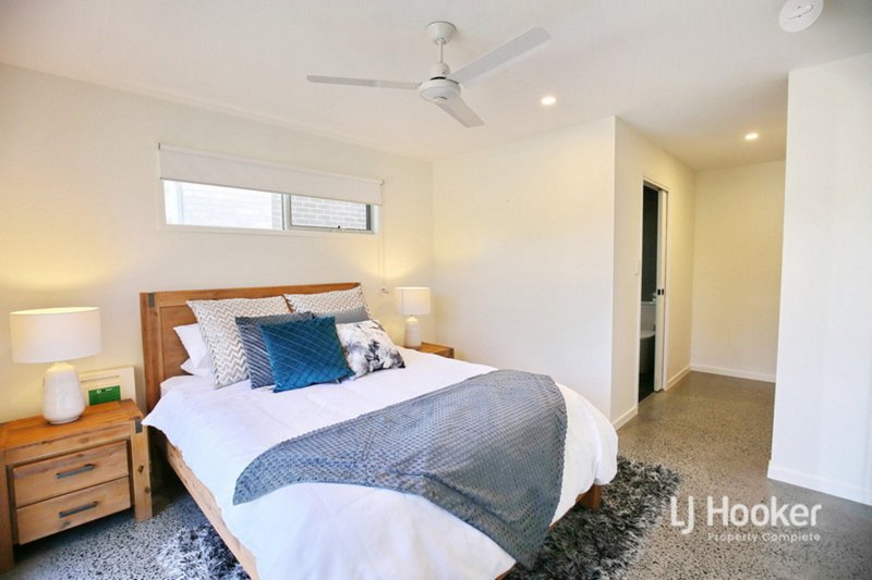 Photo - 17 Darrau Avenue, Yarrabilba QLD 4207 - Image 8