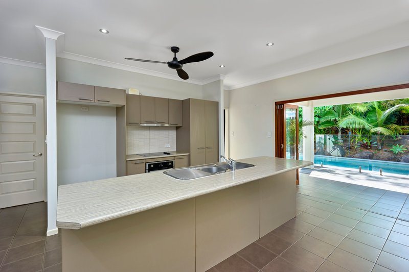 Photo - 17 Davidson Close, Redlynch QLD 4870 - Image 3