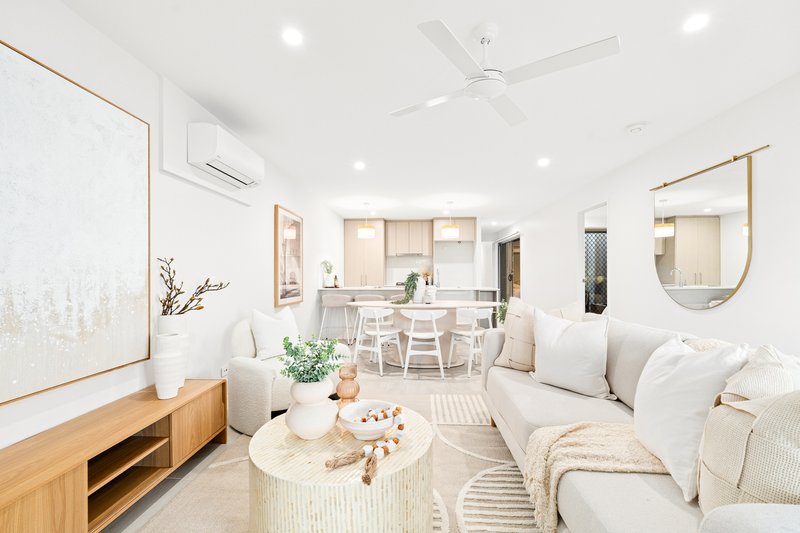 Photo - 17 Deacon Street, Coopers Plains QLD 4108 - Image 2