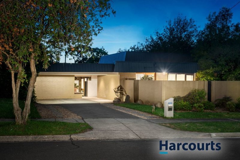 Photo - 17 Deanswood Close, Wantirna South VIC 3152 - Image 10