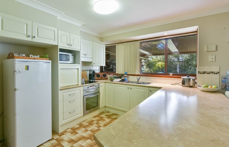 Photo - 17 Debenham Avenue, Leumeah NSW 2560 - Image 5