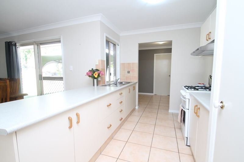 Photo - 17 Deborah Street, Glen Eden QLD 4680 - Image 2