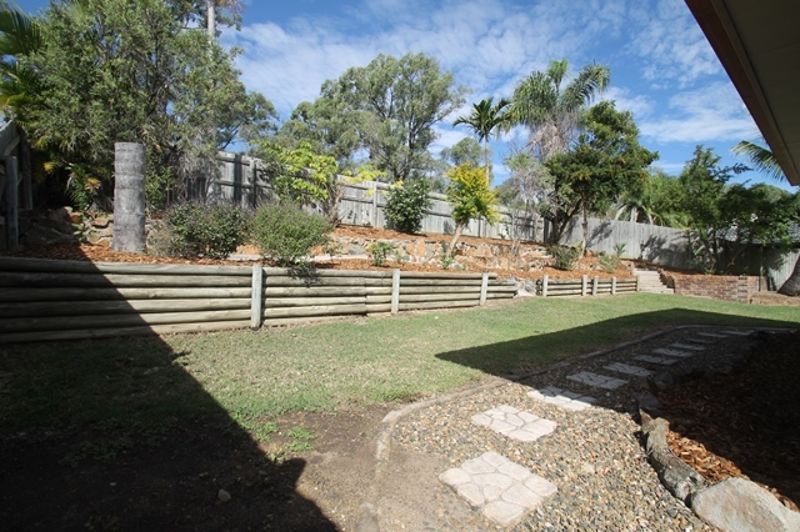 Photo - 17 Deborah Street, Glen Eden QLD 4680 - Image 12