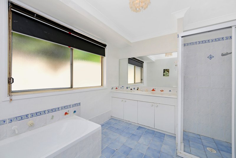 Photo - 17 Derwent Drive, Lake Haven NSW 2263 - Image 7