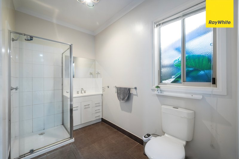 Photo - 17 Desert Gum Way, Brookfield VIC 3338 - Image 4