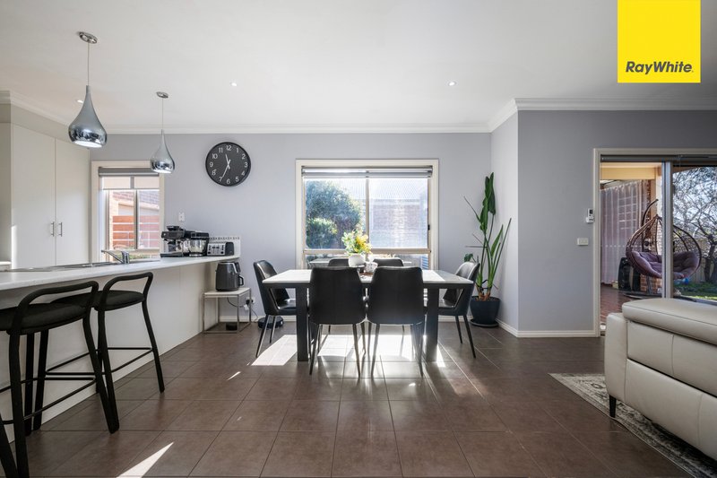 Photo - 17 Desert Gum Way, Brookfield VIC 3338 - Image 12