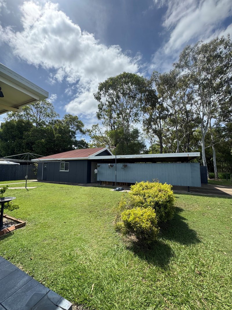 Photo - 17 Dixon Street, Kepnock QLD 4670 - Image 3