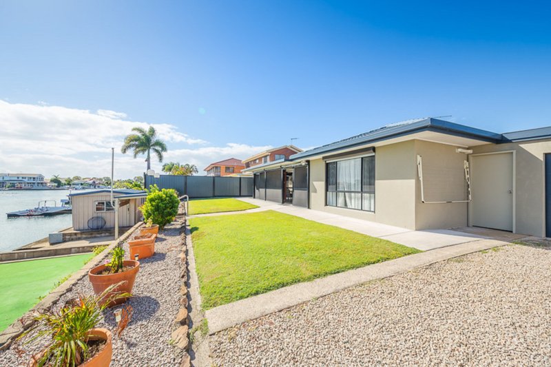 Photo - 17 Dolphin Drive, Bongaree QLD 4507 - Image 9