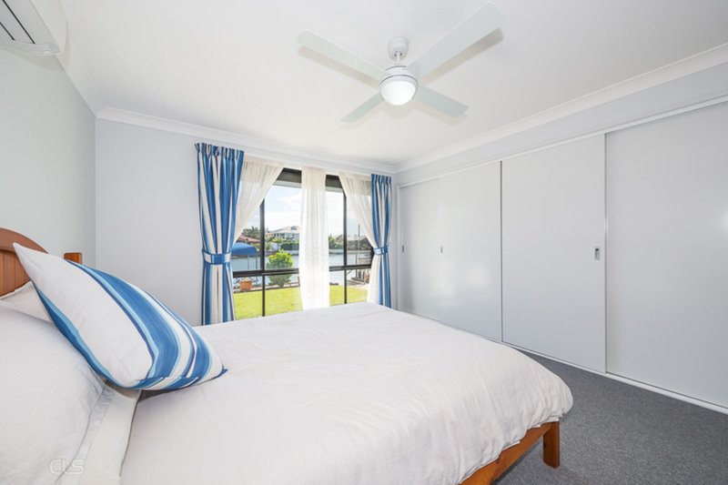 Photo - 17 Dolphin Drive, Bongaree QLD 4507 - Image 11