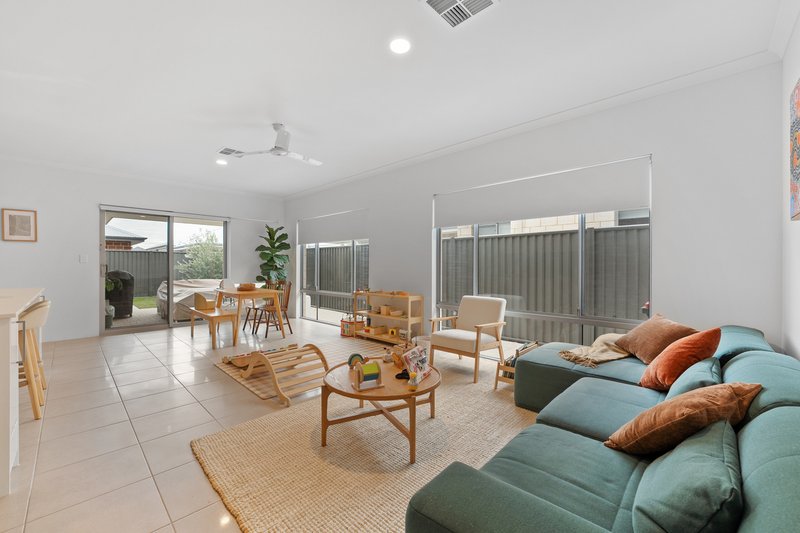 Photo - 17 Dooragan Street, Baldivis WA 6171 - Image 10