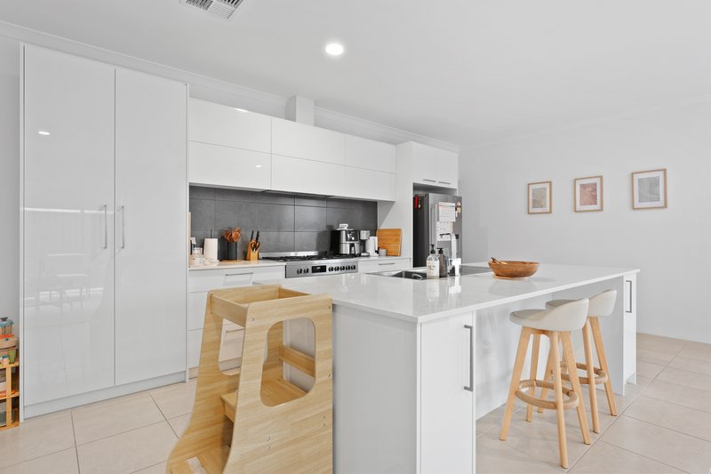 Photo - 17 Dooragan Street, Baldivis WA 6171 - Image 15