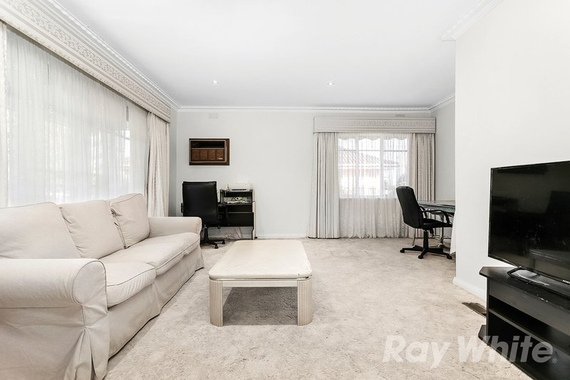 Photo - 17 Dorothy Street, Burwood East VIC 3151 - Image 3