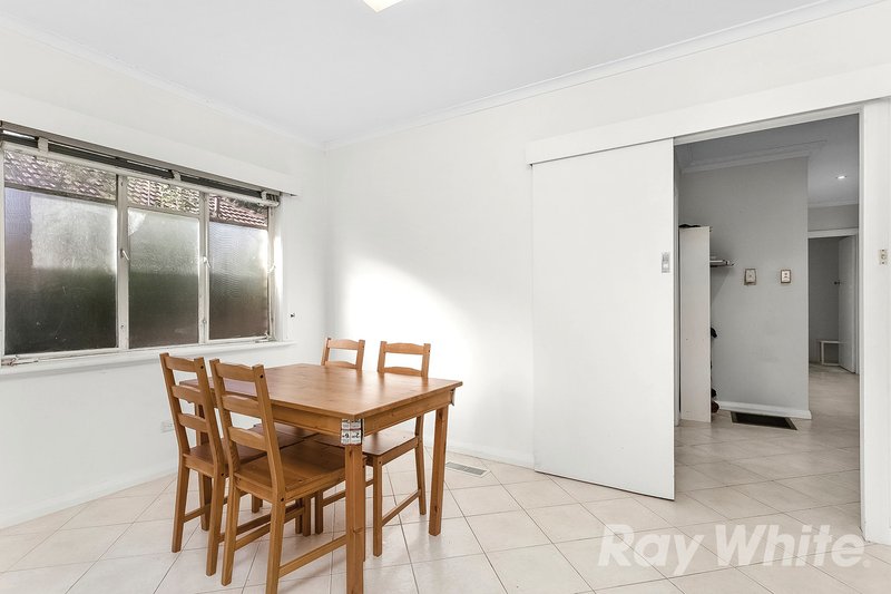 Photo - 17 Dorothy Street, Burwood East VIC 3151 - Image 4