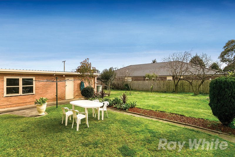 Photo - 17 Dorothy Street, Burwood East VIC 3151 - Image 8