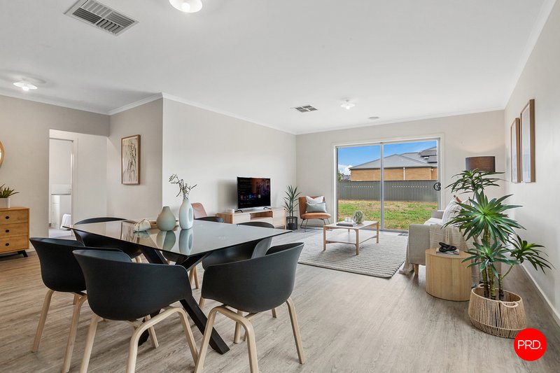 Photo - 17 Dorset Drive, Marong VIC 3515 - Image 8