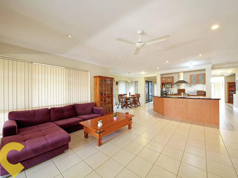 17 Dotterel Crescent, North Lakes QLD 4509