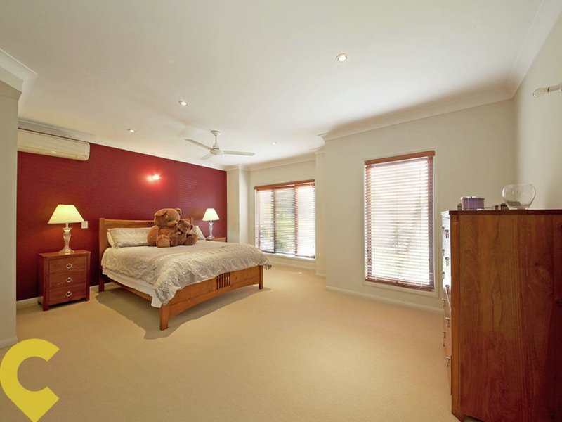 Photo - 17 Dotterel Crescent, North Lakes QLD 4509 - Image 12