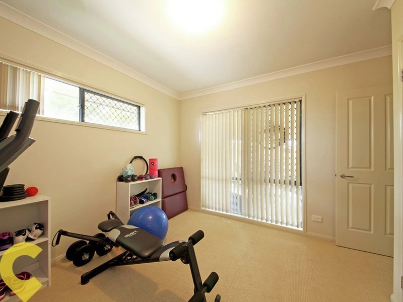 Photo - 17 Dotterel Crescent, North Lakes QLD 4509 - Image 17