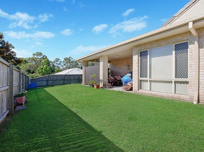 Photo - 17 Douglas Circuit, North Lakes QLD 4509 - Image 2