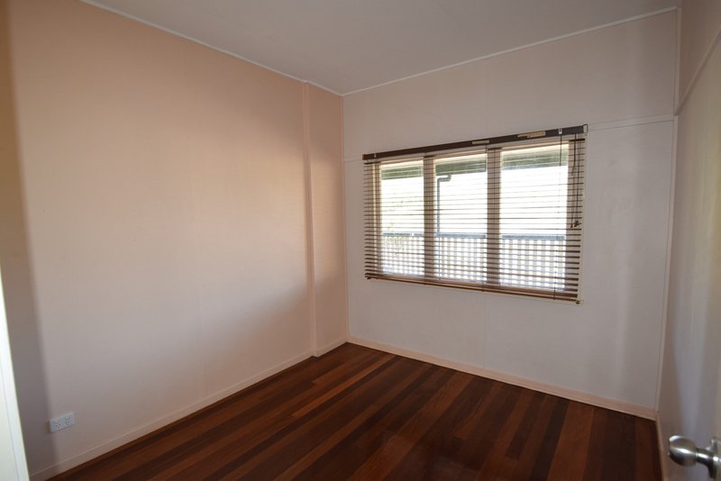 Photo - 17 Down Street, Esk QLD 4312 - Image 10