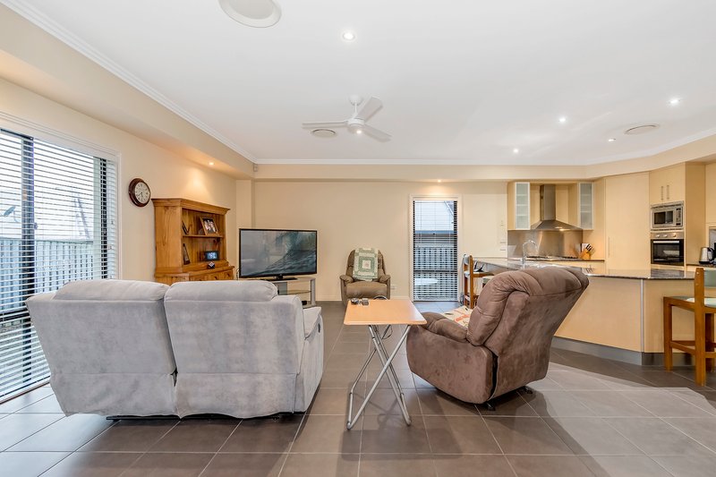 Photo - 17 Drumbeat Place, Coomera Waters QLD 4209 - Image 9