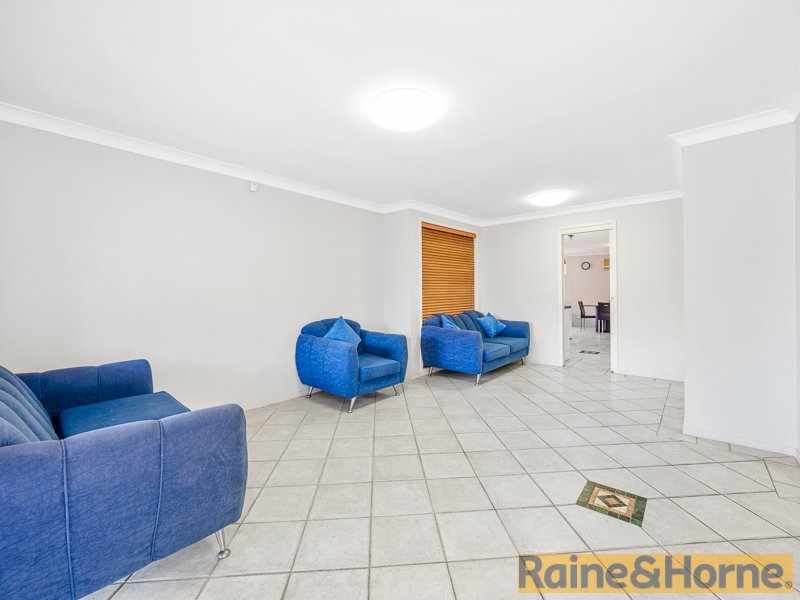 Photo - 17 Drysdale Crescent, Plumpton NSW 2761 - Image 5