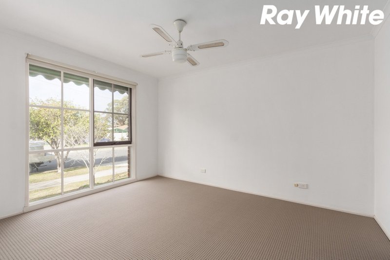 Photo - 17 Dunbarton Drive, Pakenham VIC 3810 - Image 6